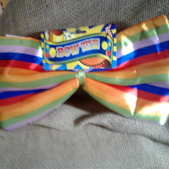 Classic Clown Wig 2006 Adult Wig and Bow Tie NEW - Picture 4 of 4